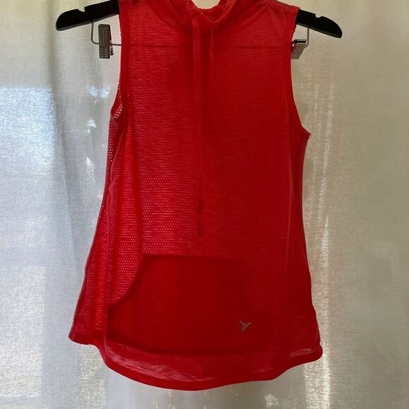 Old navy active Top - Picture 6 of 10